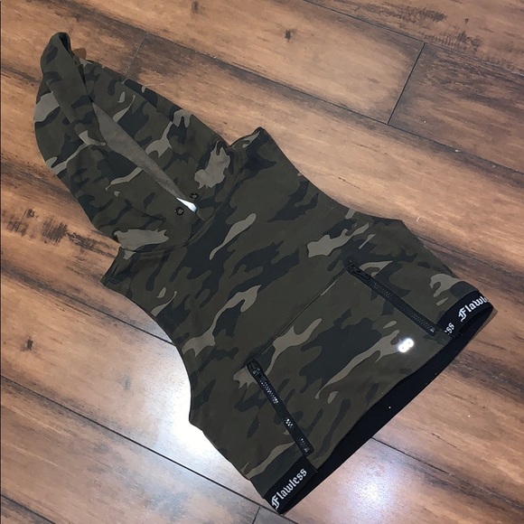Tops - Cropped Camo Tank Top with Hood